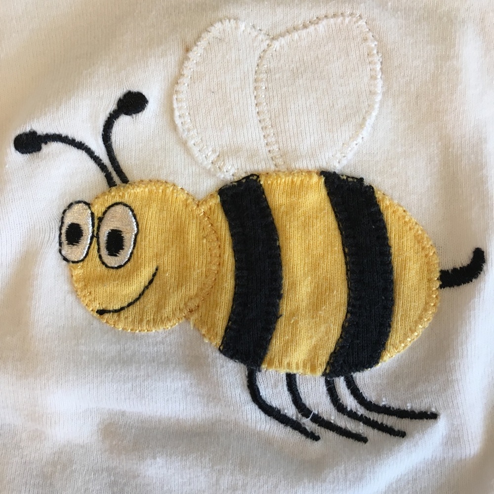 Bee 🐝 top - Picture 2 of 3
